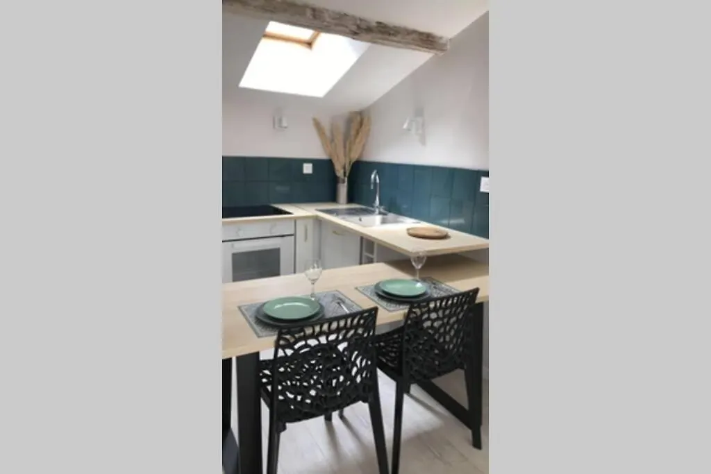 Apartment Studio ,Centre Historique , Entree Autonome Montelimar