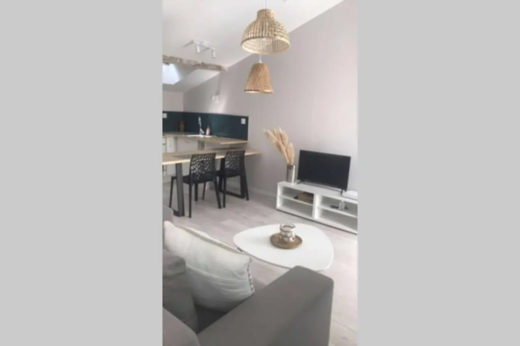 Apartment Studio ,Centre Historique , Entree Autonome Montelimar